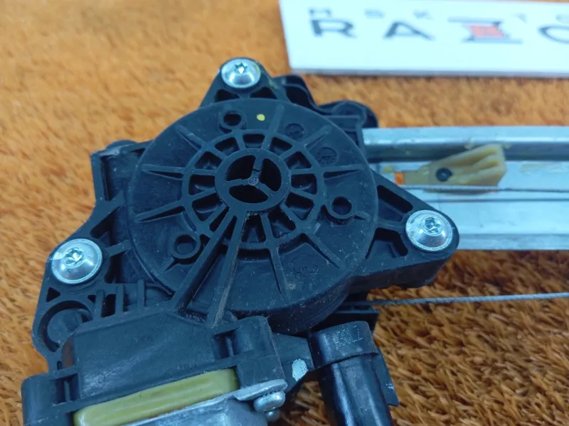 Стеклоподъемник