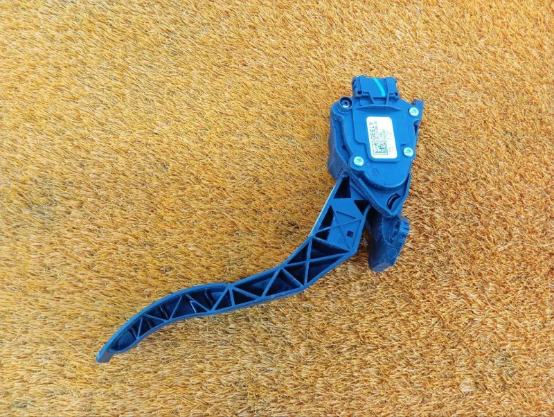 Педаль газа