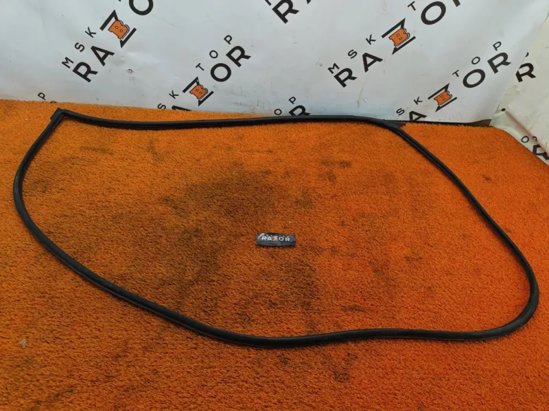 Уплотнитель двери