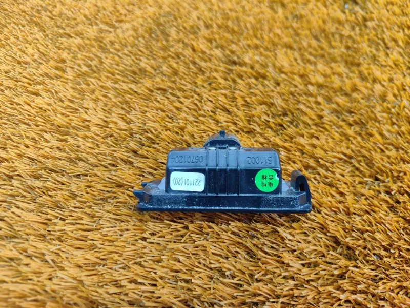 Плафон подсветки бардачка