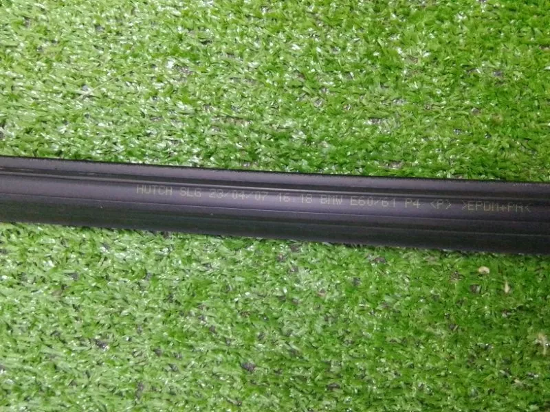 Уплотнитель стекла двери