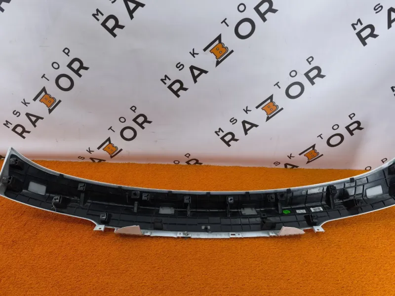 Накладка крышки багажника