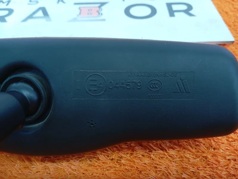 Зеркало заднего вида