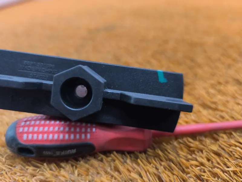 Болт крепления запасного колеса