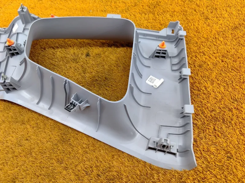 Накладка на стойку кузова