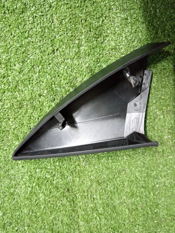 Защитная планка салона