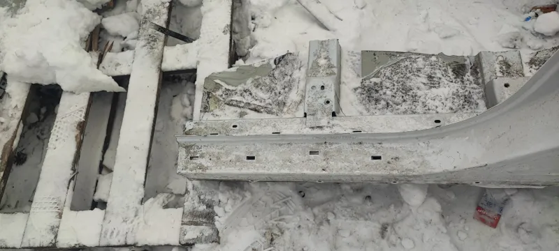 Порог с центральной стойкой