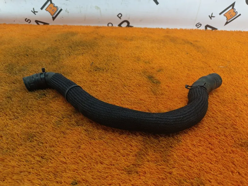 Патрубок радиатора