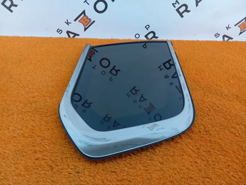 Стекло кузовное глухое