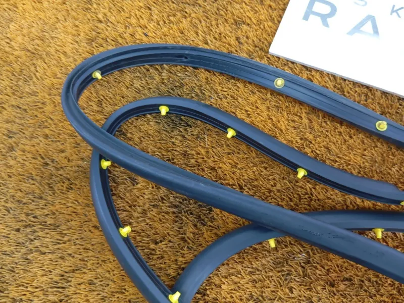 Уплотнитель двери