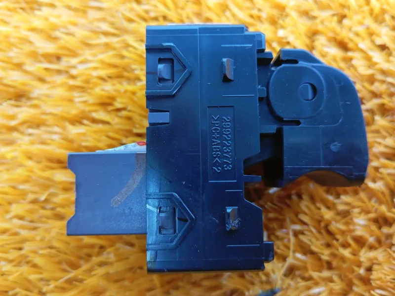 Кнопка стеклоподъемника