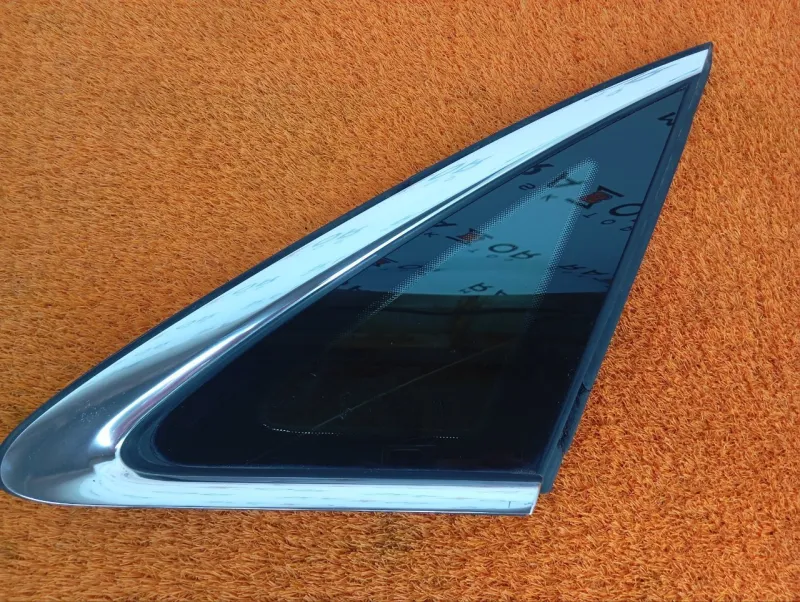 Форточка задняя