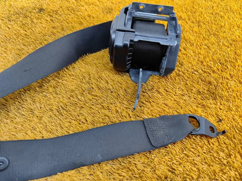 Ремень безопасности