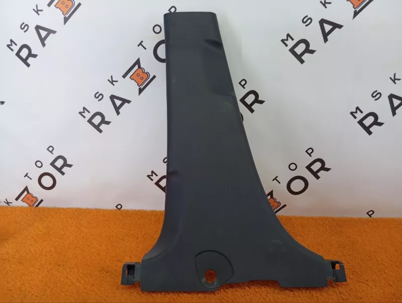 Обшивка центральной стойки