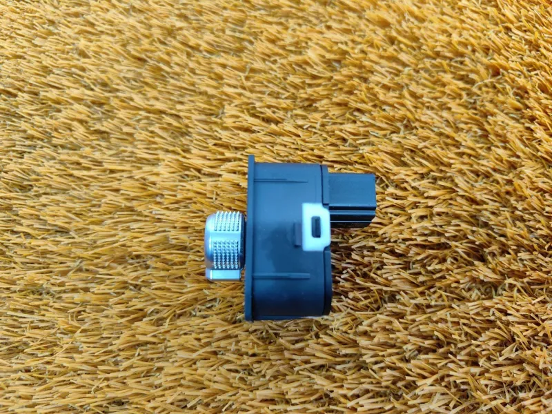 Переключатель регулировки зеркала