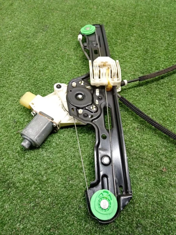 Стеклоподъемник BMW 1-Series 2007 51337138465 E87, передний левый