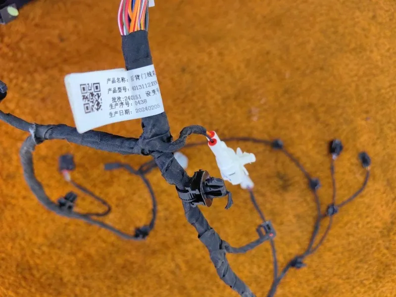 Проводка двери багажника