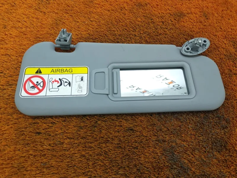 Козырек солнцезащитный