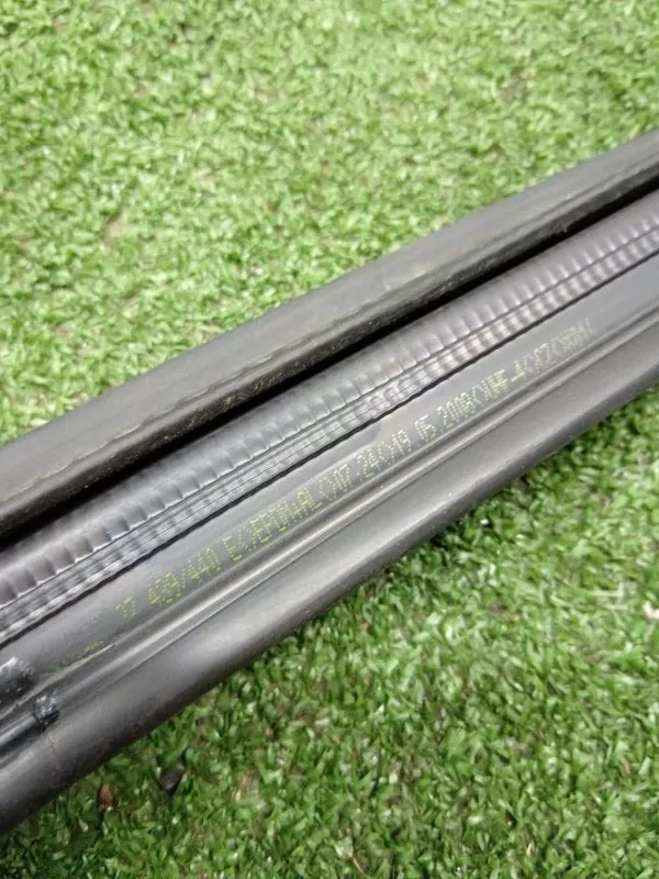 Уплотнитель стекла двери