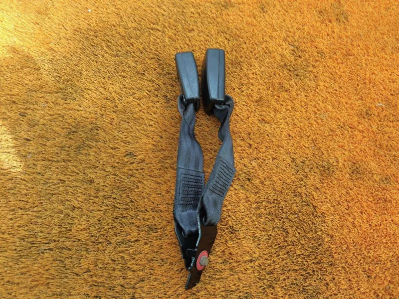 Ответная часть ремня безопасности