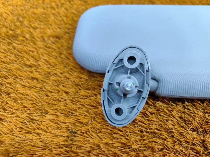 Козырек солнцезащитный