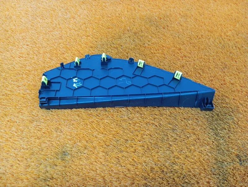 Накладка на торпедо