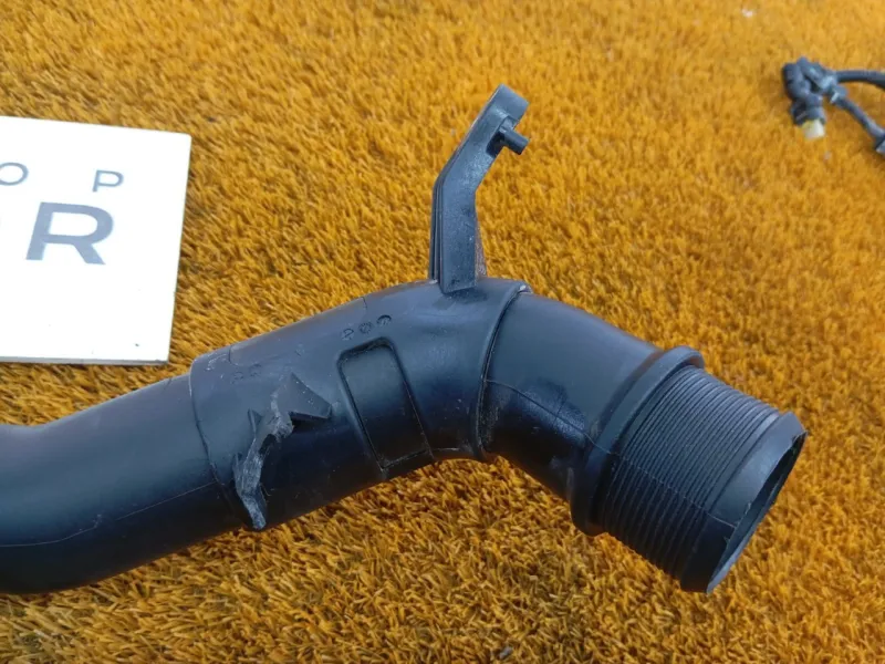 Патрубок интеркулера