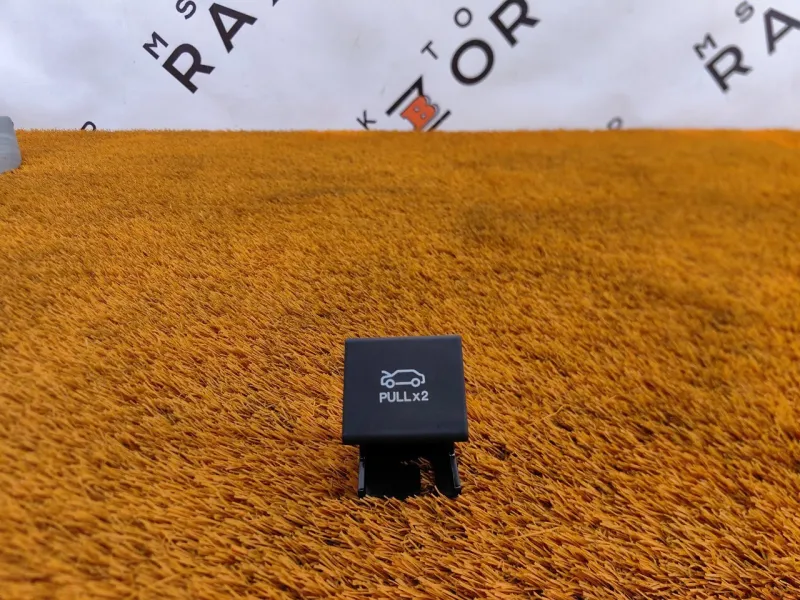 Ручка открывания капота