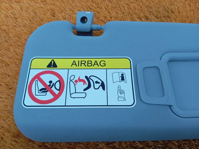 Козырек солнцезащитный