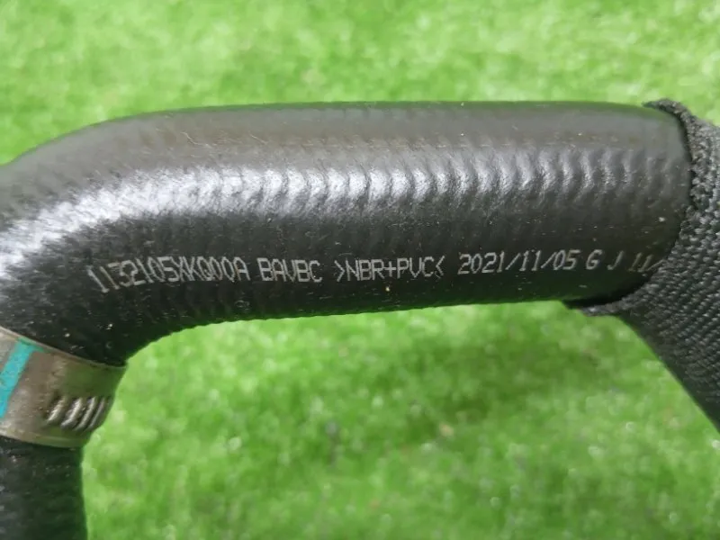 Патрубок радиатора