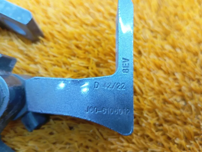 Петля двери