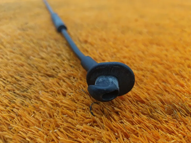 Упор капота