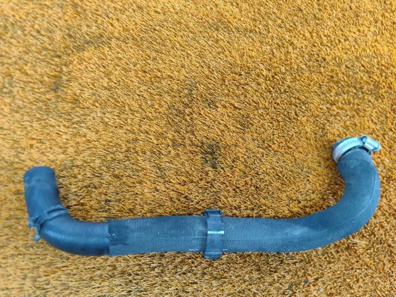 Патрубок системы охлаждения