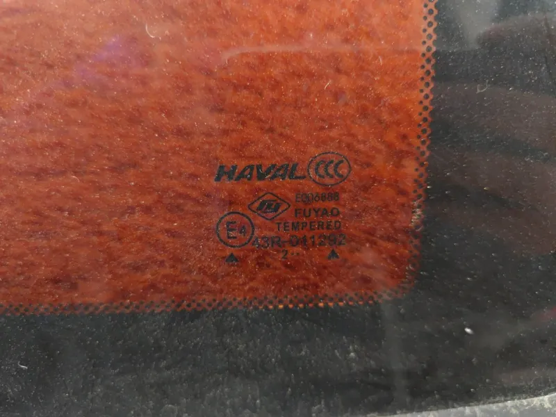 Форточка задняя