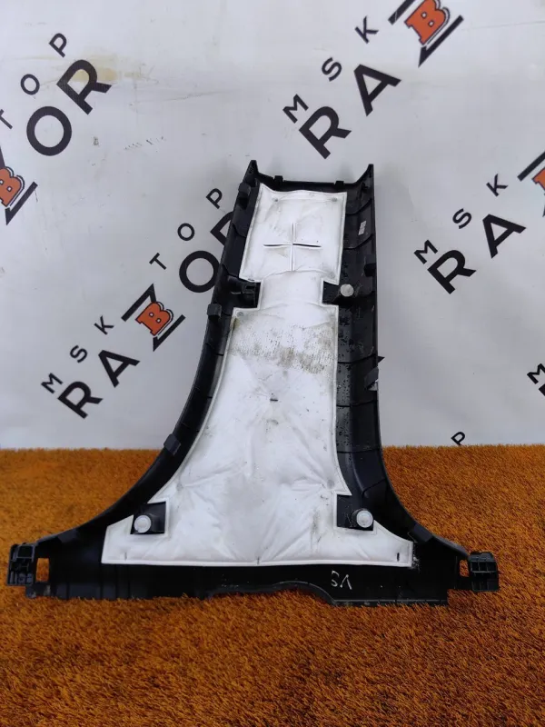 Обшивка центральной стойки