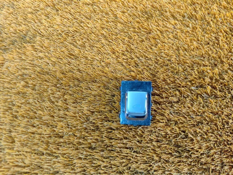 Кнопка стеклоподъемника