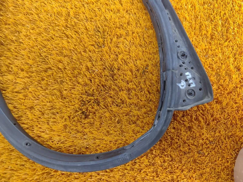 Уплотнитель двери