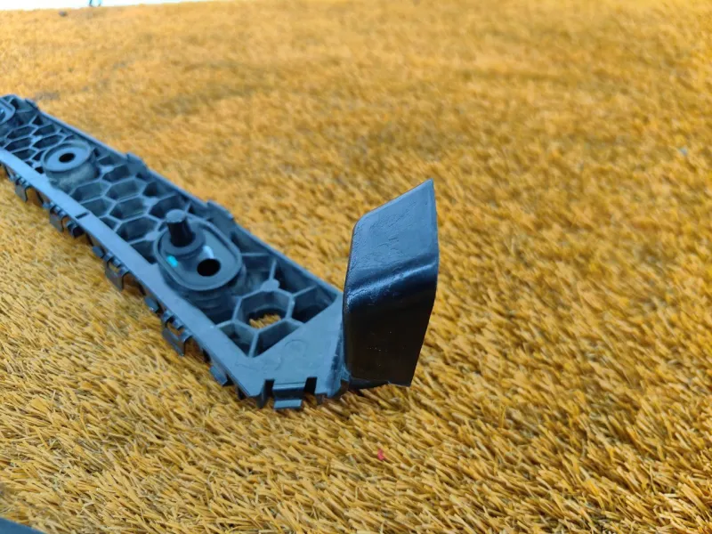 Кронштейн бампера