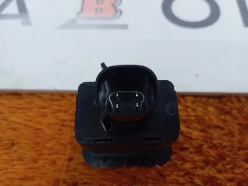 Кнопка багажника