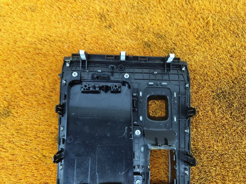 Накладка консоли