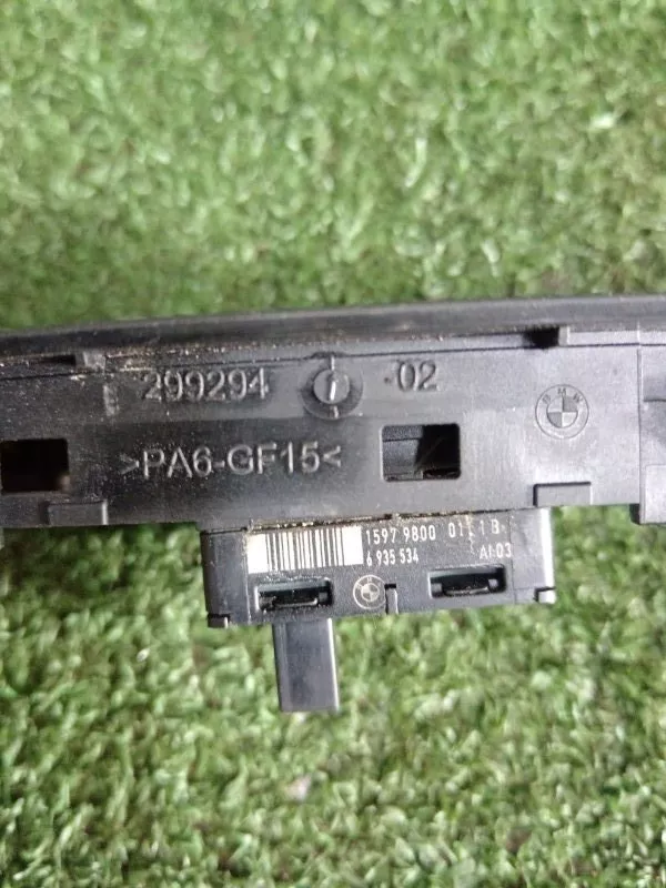 Кнопка стеклоподъемника