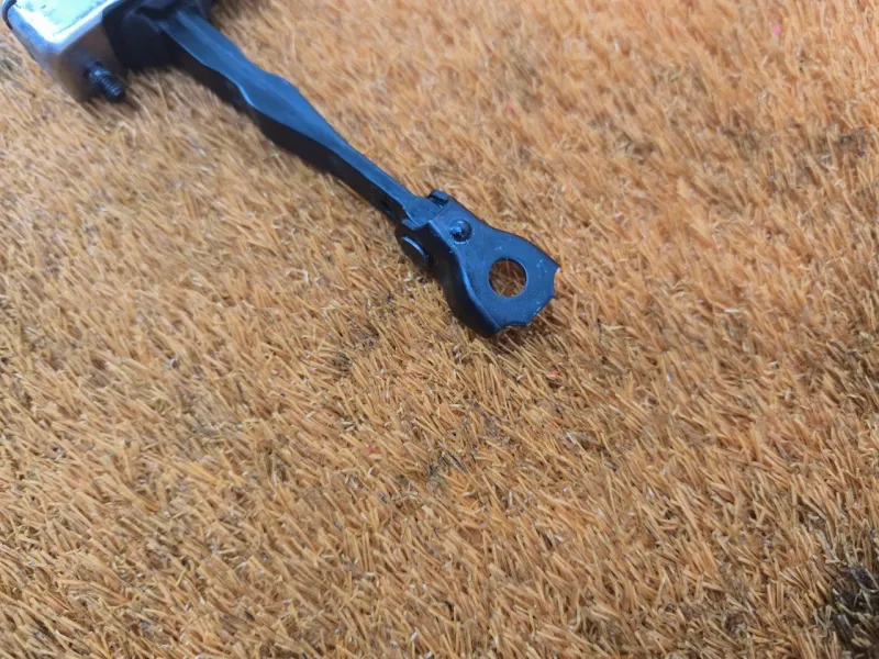 Ограничитель двери