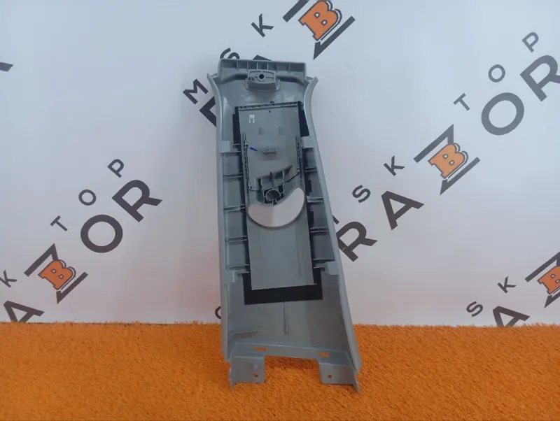 Обшивка центральной стойки