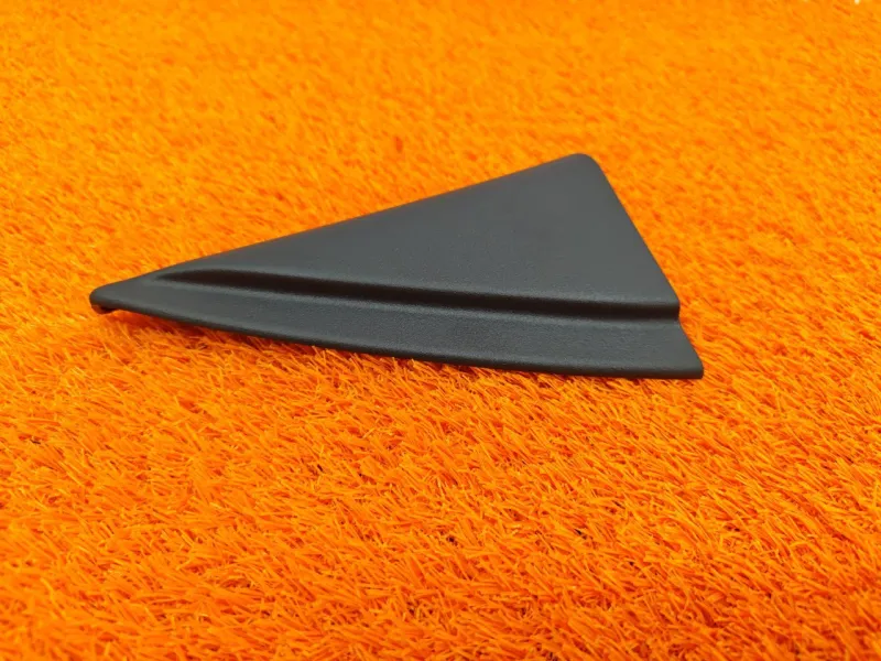 Уголок двери