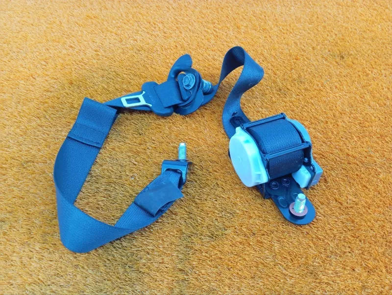 Ремень безопасности