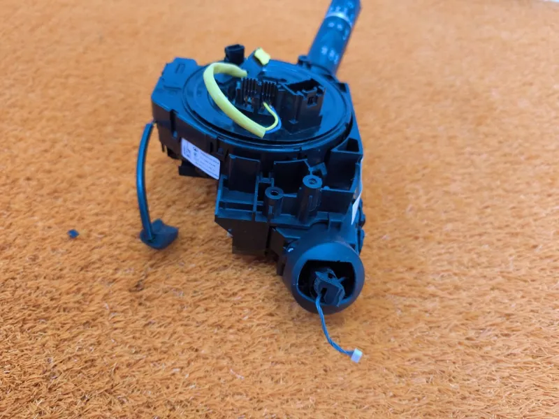 Подрулевой переключатель