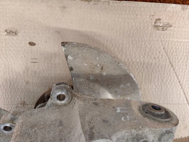 Кулак поворотный