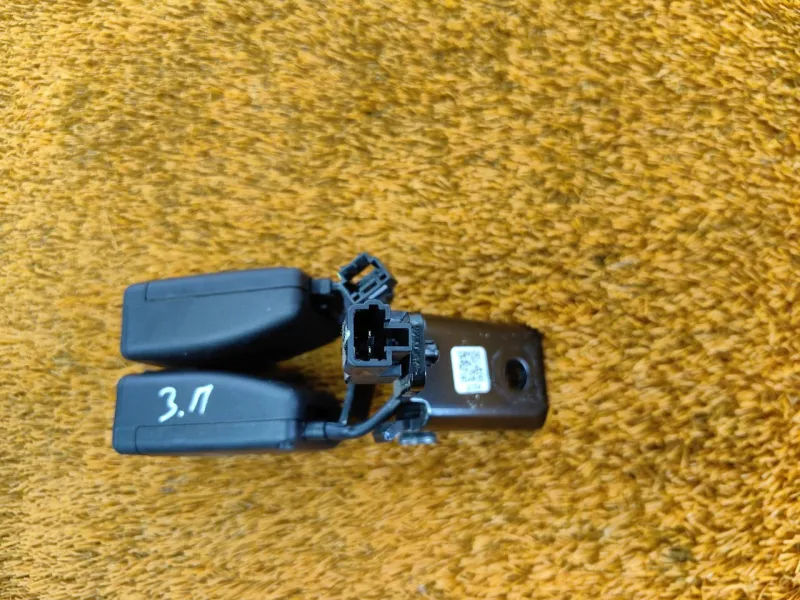 Ответная часть ремня безопасности