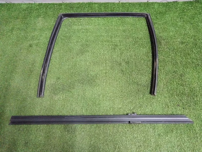 Уплотнитель стекла двери