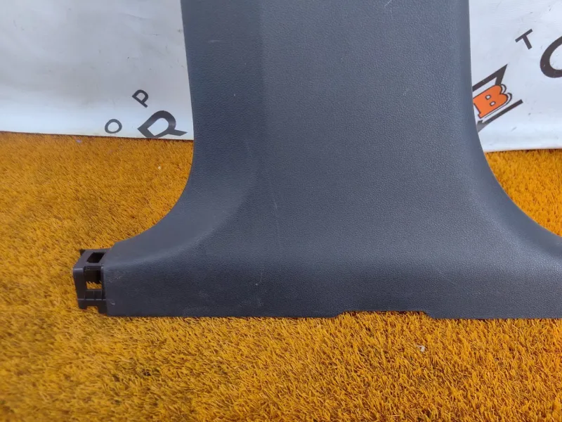 Обшивка центральной стойки